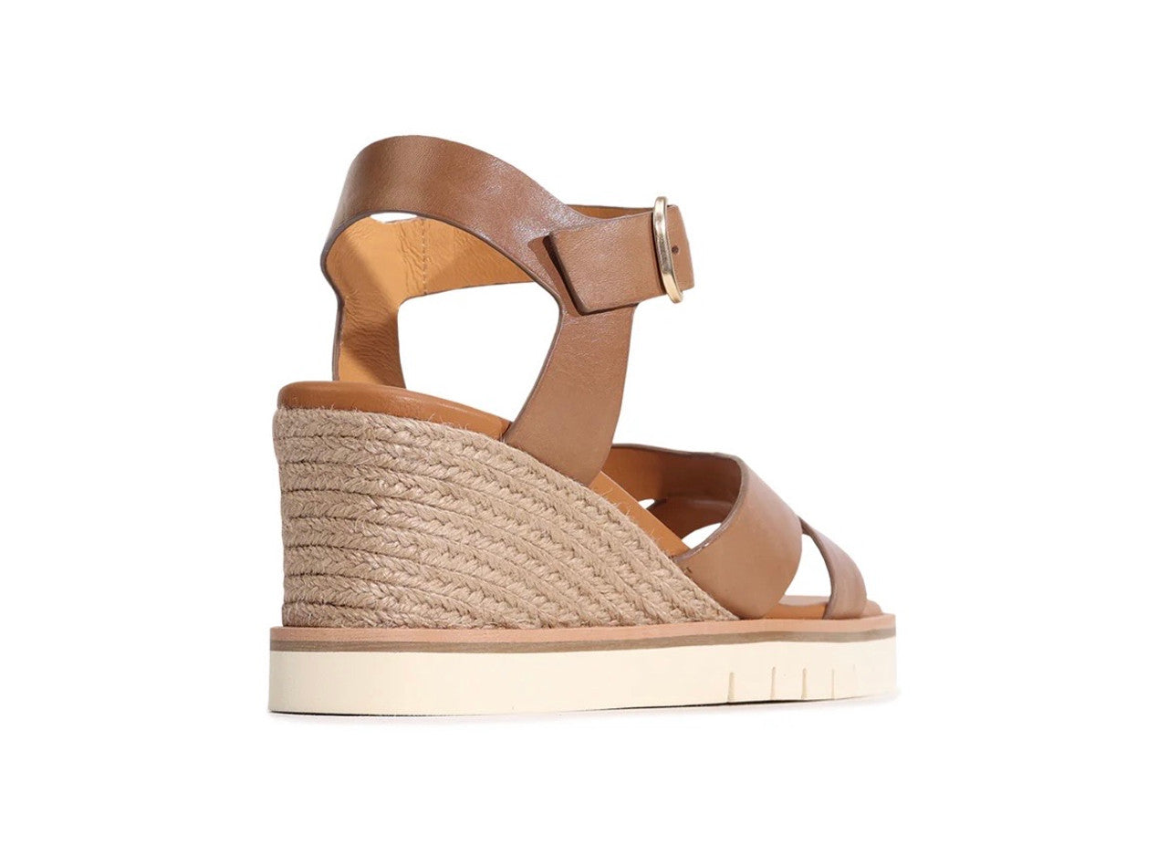 EOS Hazy Wedge Pecan