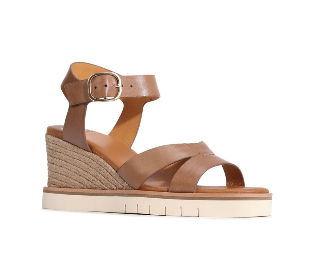EOS Hazy Wedge Pecan