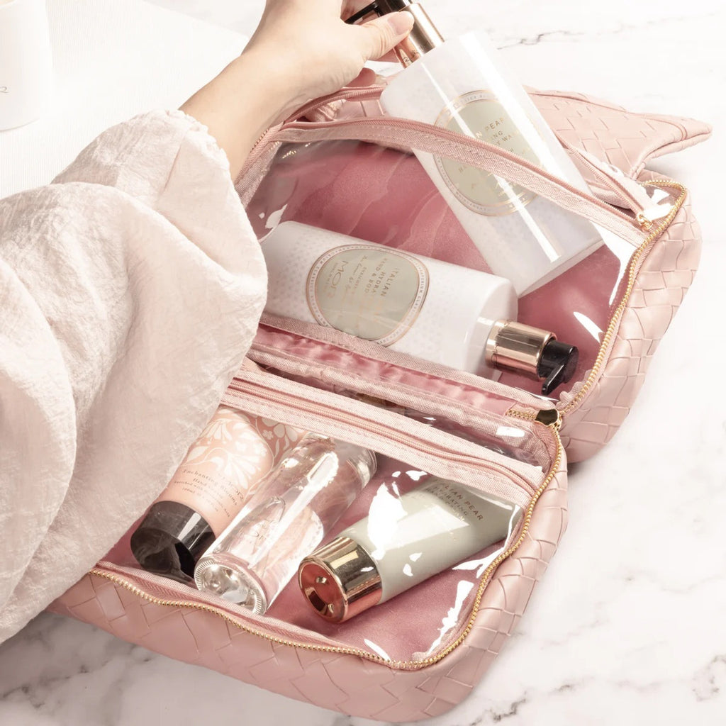 Mor Malta Hanging foldout travel case