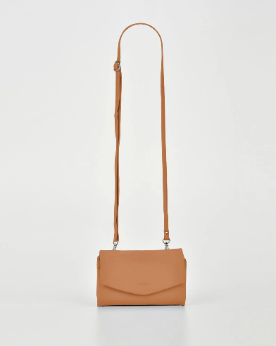 Gabee Chelsea Leather Crossbody Wallet