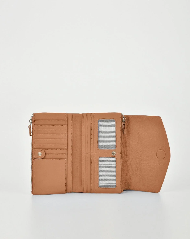 Gabee Chelsea Leather Crossbody Wallet